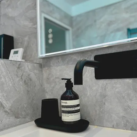 Eve Bord De Piscine Roof *