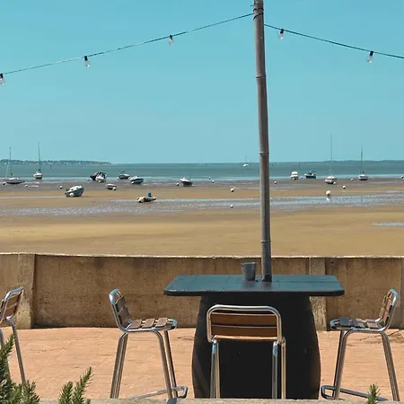 Eve Bord De Piscine Roof Villa