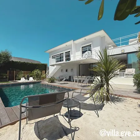 Eve Bord De Piscine Roof